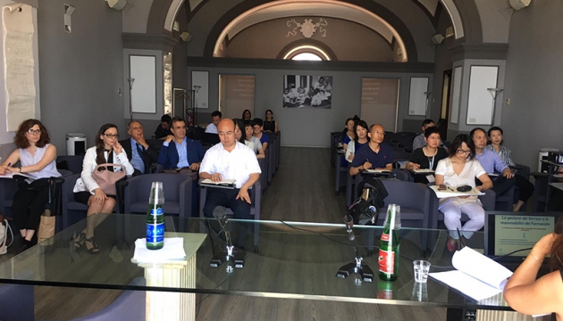 delegazione di direttori dei dipartimenti farmaceutici di ospedali cinesi